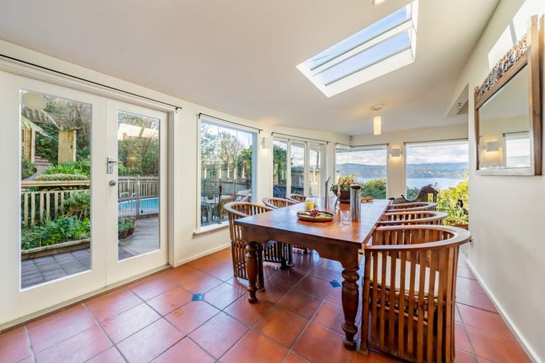 Photo of property in 46 Fortification Road, Karaka Bays, Wellington, 6022