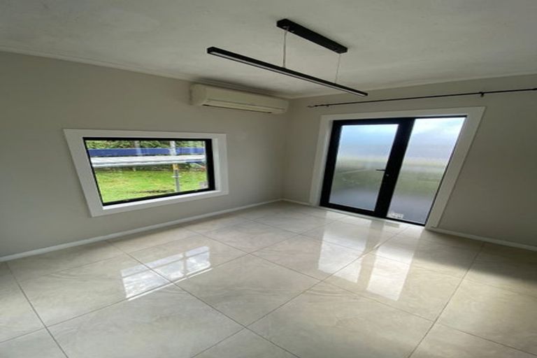 Photo of property in 52 Chamberlain Road, Karori, Wellington, 6012