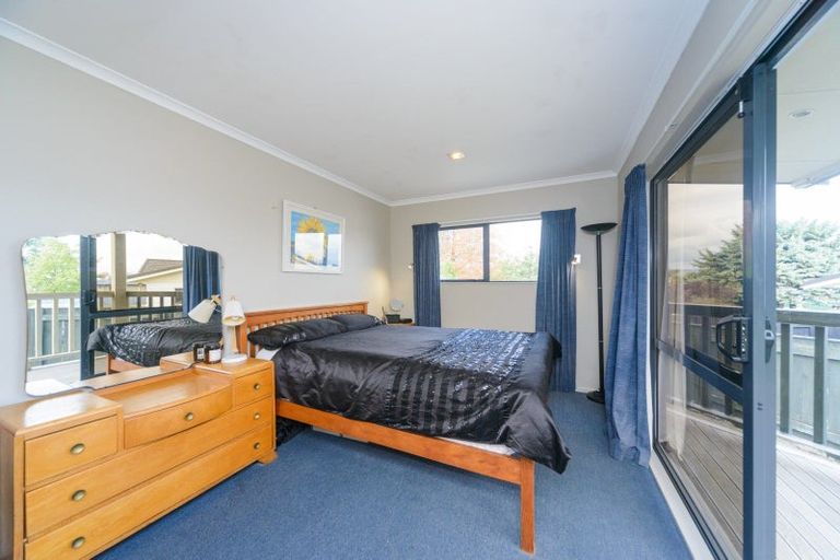 Photo of property in 130 Hillcrest Drive, Kelvin Grove, Palmerston North, 4414