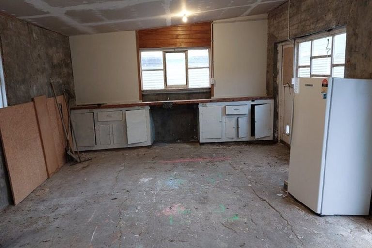 Photo of property in 94 Tiber Street, Island Bay, Wellington, 6023