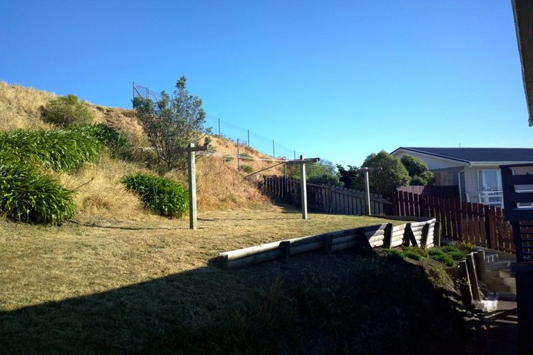 Photo of property in 1/43 Edgecombe Street, Newlands, Wellington, 6037