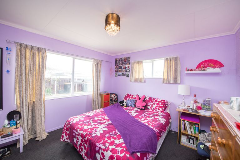 Photo of property in 8 Hillcrest Drive, Kelvin Grove, Palmerston North, 4414