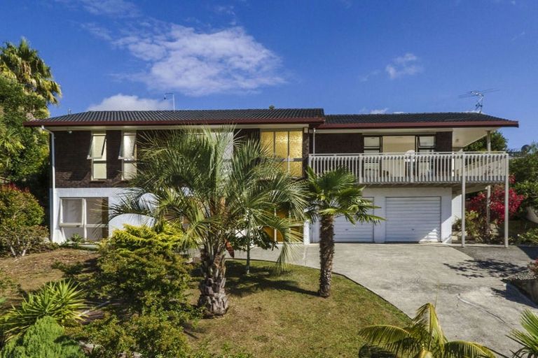 Photo of property in 29 Jellicoe Road, Murrays Bay, Auckland, 0630