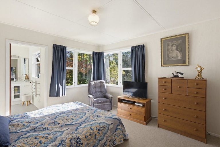 Photo of property in 594 Waitohu Valley Road, Manakau, Otaki, 5583
