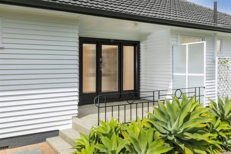 Photo of property in 77 Colwill Road, Massey, Auckland, 0614