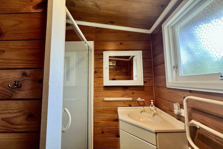 Photo of property in 6 Bernard Street, Two Mile Bay, Taupo, 3330