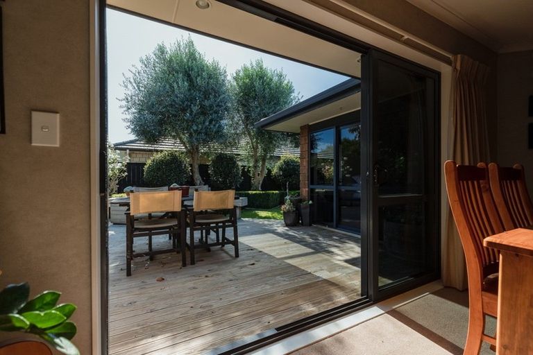 Photo of property in 17 Norfolk Drive, Cambridge, 3434