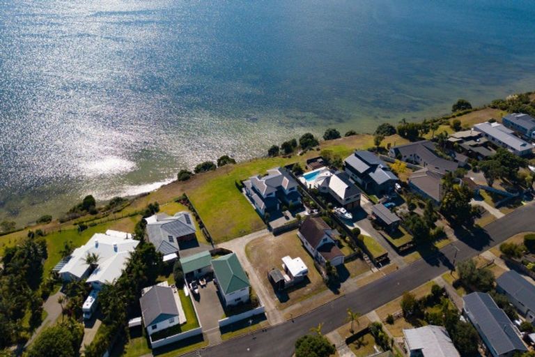 Photo of property in 27 Manaia View Road, One Tree Point, 0118