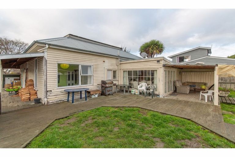 Photo of property in 77 Mathesons Road, Phillipstown, Christchurch, 8011