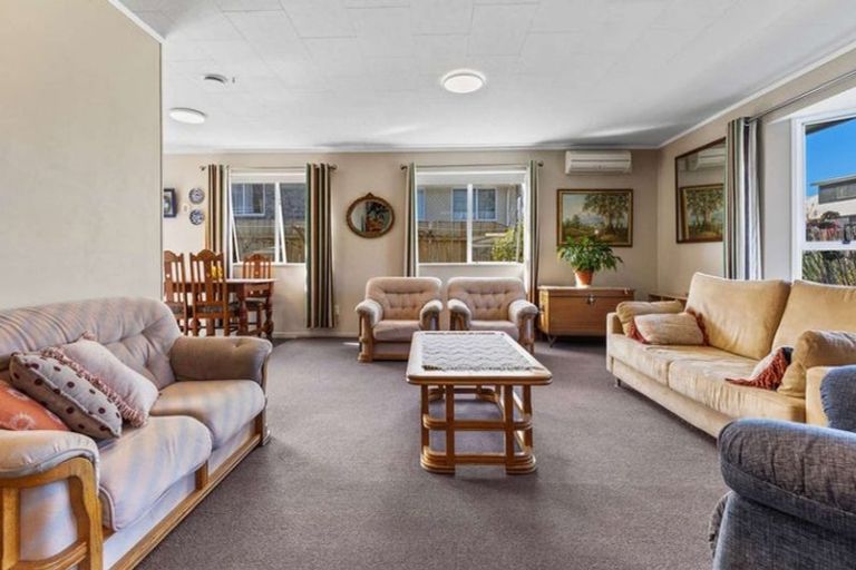 Photo of property in 41 Tawavale Street, Pukehangi, Rotorua, 3015