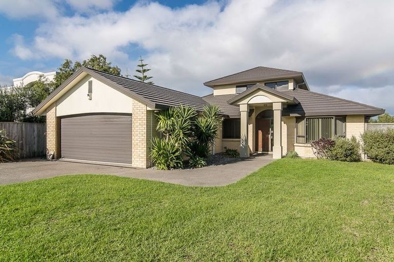 Photo of property in 6 Shearwater Rise, Paraparaumu Beach, Paraparaumu, 5032