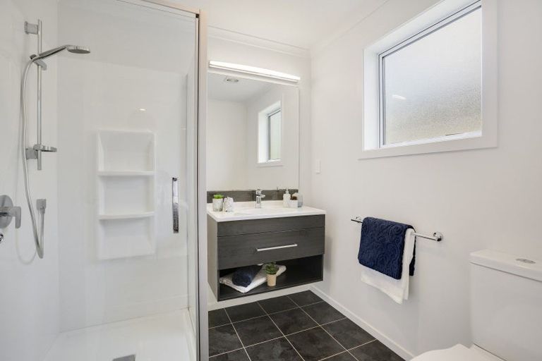 Photo of property in 17 Mahia Lane, Waikanae, 5036