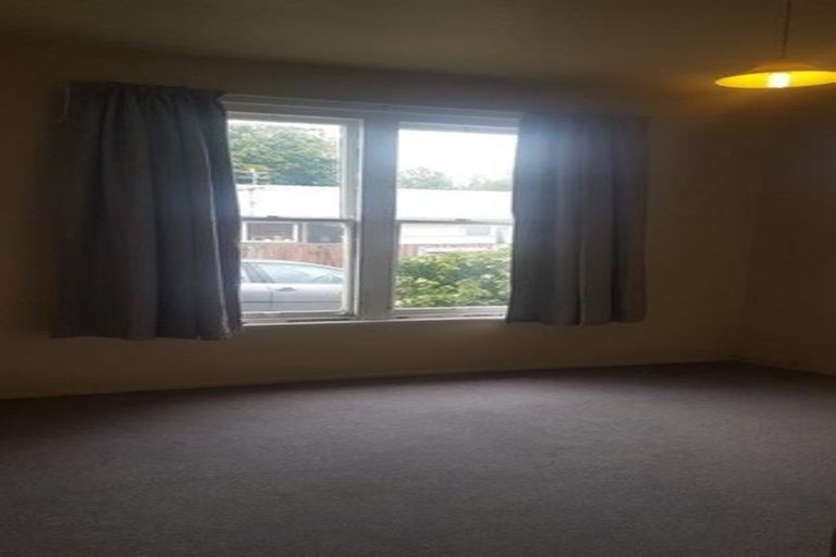 Photo of property in 180 Geraldine Street, Edgeware, Christchurch, 8013