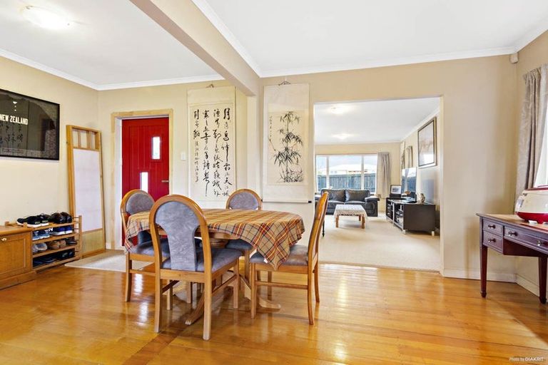 Photo of property in 8 Border Road, Henderson, Auckland, 0612