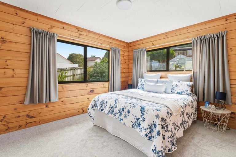 Photo of property in 50 Gatman Street, Birkdale, Auckland, 0626
