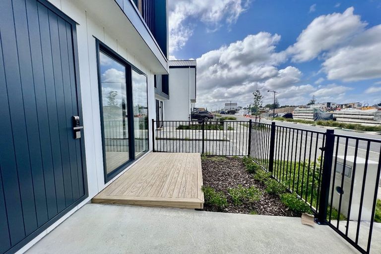Photo of property in 42 Tahetoka Street, Westgate, Auckland, 0814