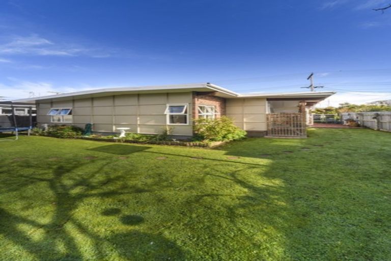 Photo of property in 65 Skerman Street, Marton, 4710