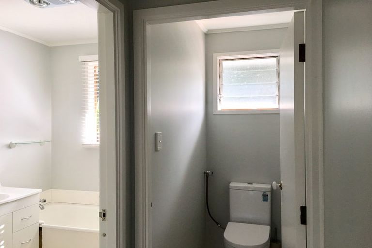 Photo of property in 13 Freya Place, Torbay, Auckland, 0630