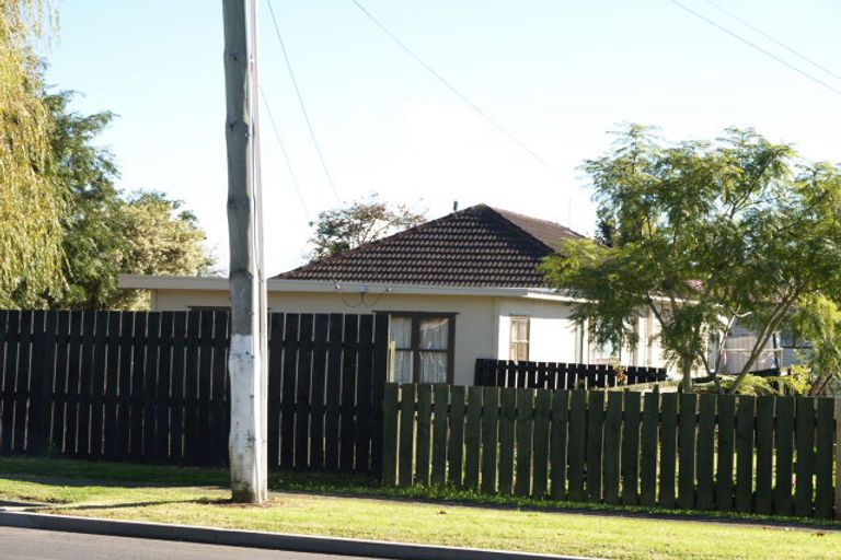 Photo of property in 313 Massey Road, Mangere East, Auckland, 2024