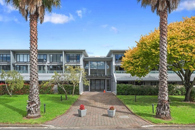 Photo of property in 13a/30 Westward Ho, Glen Eden, Auckland, 0602