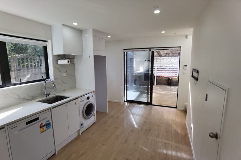 Photo of property in 46 Ayton Drive, Totara Vale, Auckland, 0629