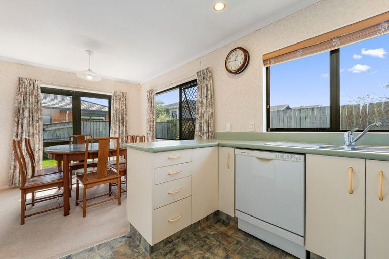 Photo of property in 77 Lyndhurst Street, Takaro, Palmerston North, 4412