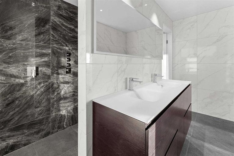 Photo of property in 95 Kakariki Grove, Waikanae, 5036