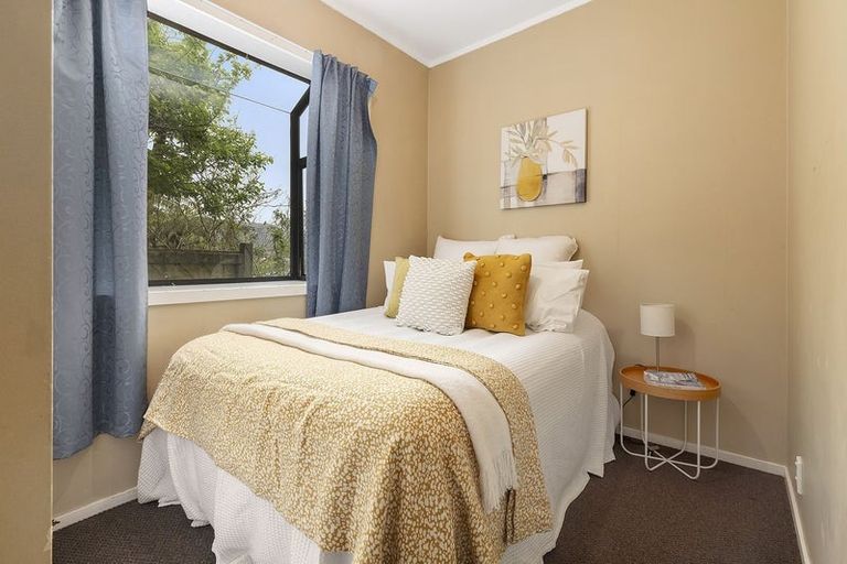 Photo of property in 16 Tawa Terrace, Tawa, Wellington, 5028