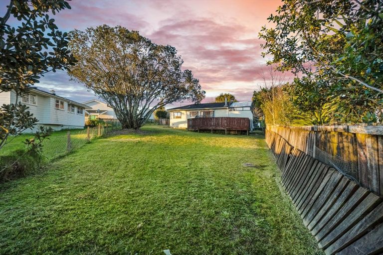 Photo of property in 40 West Harbour Drive, West Harbour, Auckland, 0618