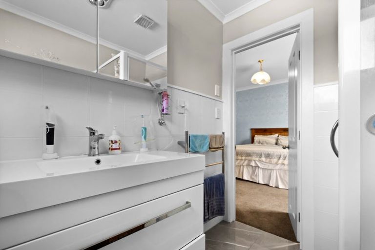 Photo of property in 204a Tukapa Street, Westown, New Plymouth, 4310