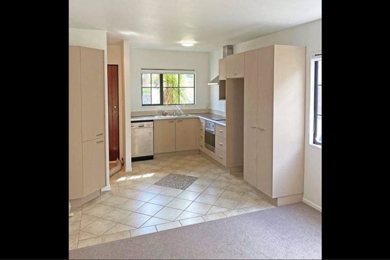 Photo of property in 8/41 The Avenue, Albany, Auckland, 0632