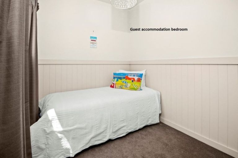Photo of property in 3 Karaka Road, Kawakawa Bay, Papakura, 2585