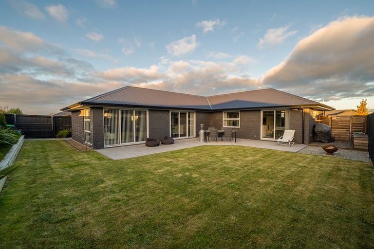 Photo of property in 33 Northmoor Boulevard, Rolleston, 7615