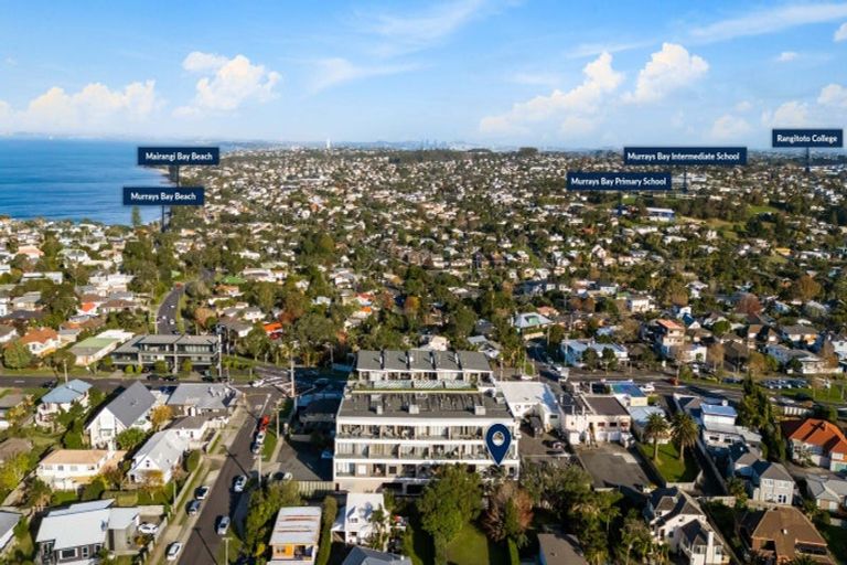 Photo of property in 6/585g Beach Road, Rothesay Bay, Auckland, 0630