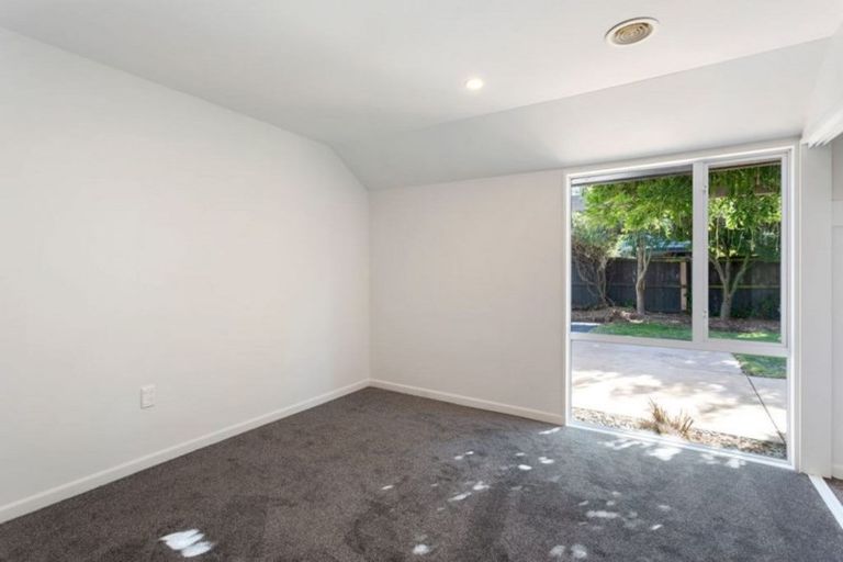 Photo of property in 24 Millcroft Place, Parklands, Christchurch, 8083
