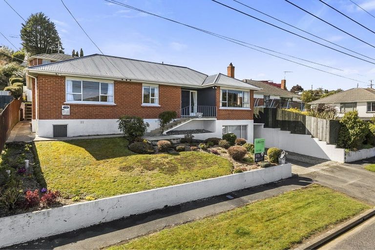 Photo of property in 13 Waldron Crescent, Green Island, Dunedin, 9018