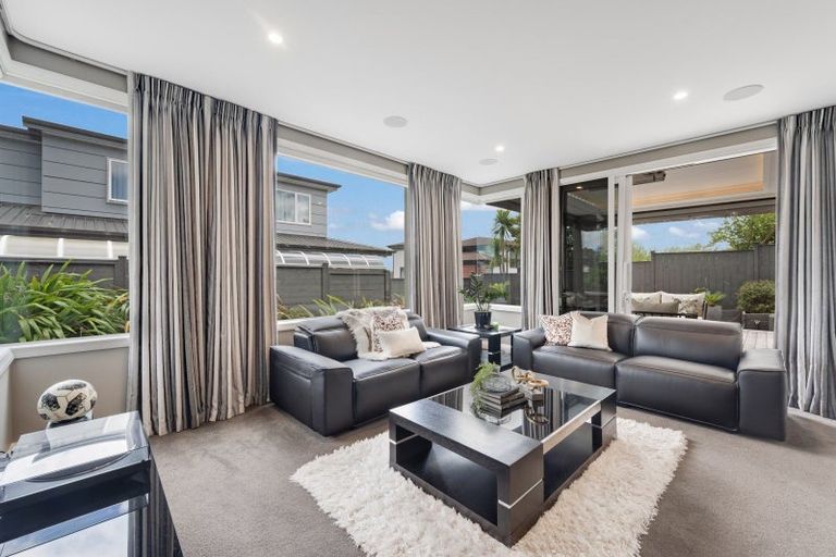 Photo of property in 62 Armstrong Farm Drive, East Tamaki Heights, Auckland, 2016