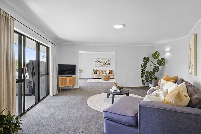 Photo of property in 40 Heta Road, Highlands Park, New Plymouth, 4312