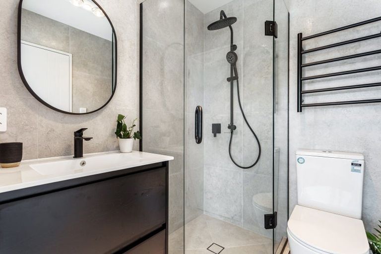 Photo of property in 5/12 Fraser Road, Narrow Neck, Auckland, 0624