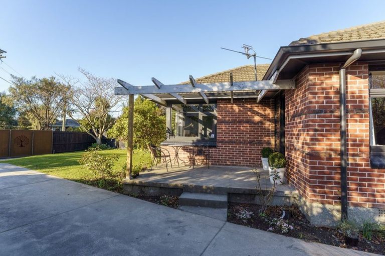 Photo of property in 12 Kyeburn Place, Avonhead, Christchurch, 8042