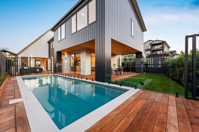 Photo of property in 5 Kotuitui Drive, Wainui, 0992