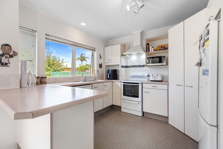 Photo of property in 19 Reef Avenue, Papamoa Beach, Papamoa, 3118