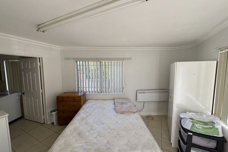 Photo of property in 18 Cheryl Place, Hillcrest, Auckland, 0627