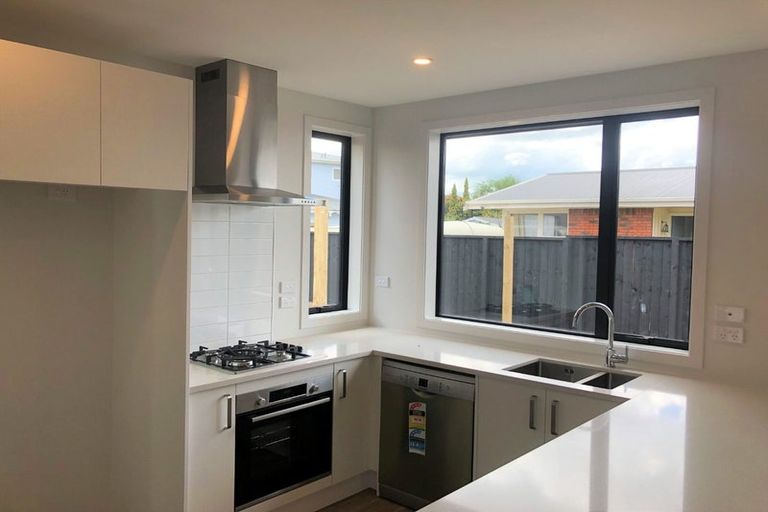 Photo of property in 4u2 Heath Street, Saint Andrews, Hamilton, 3200