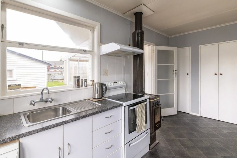 Photo of property in 9 Duke Street, Levin, 5510