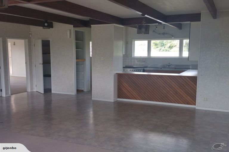 Photo of property in 488 Don Buck Road, Massey, Auckland, 0614