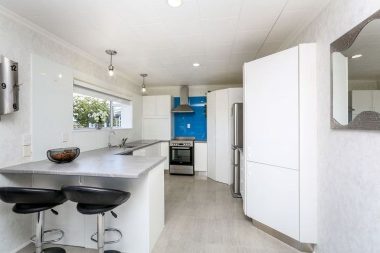 Photo of property in 7 Tukapa Street, Westown, New Plymouth, 4310