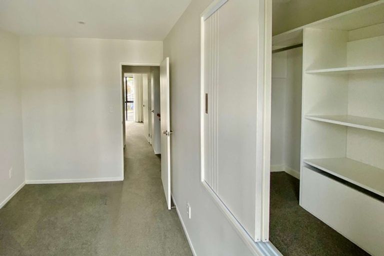 Photo of property in 8/36 Kaipatiki Road, Glenfield, Auckland, 0629