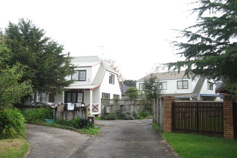 Photo of property in 2/32 Fiesta Drive, Half Moon Bay, Auckland, 2012