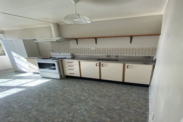 Photo of property in 31 Atiawa Crescent, Waiwhetu, Lower Hutt, 5010